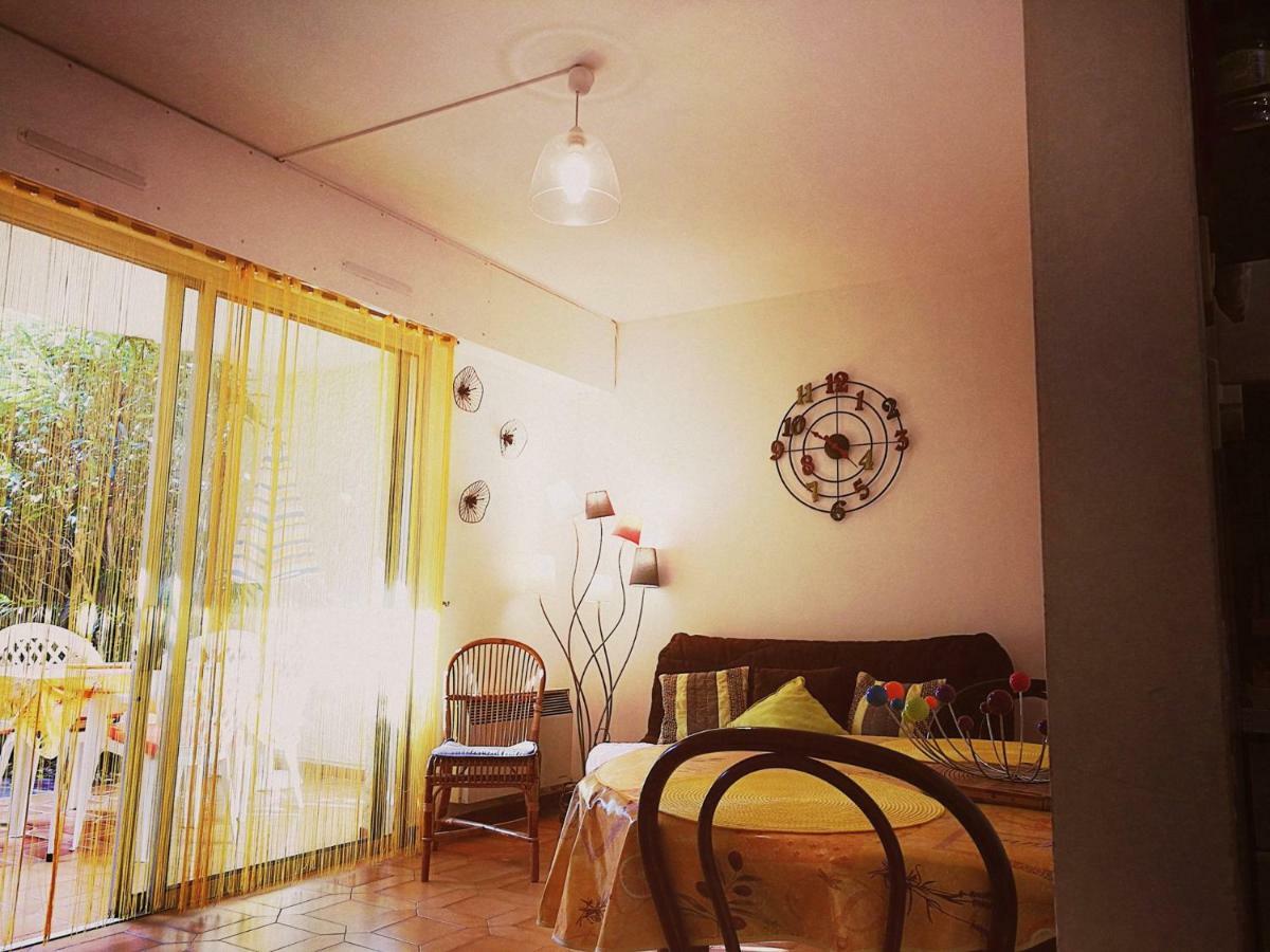 Charmant Studio Cassis Bagian luar foto